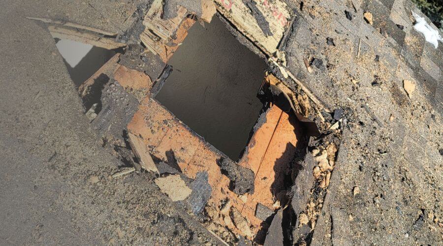 Why choose Commercial Flood Repair for water damage restoration in Deatsville, AL